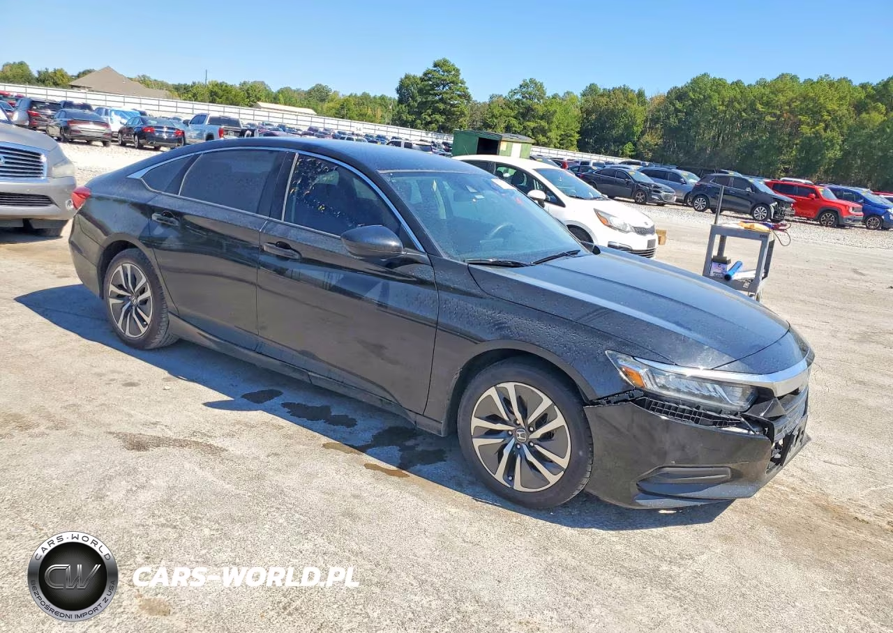2018 Honda Accord Hybrid VIN:1HGCV3F1XJA006143 - 4
