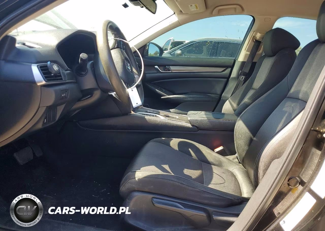 2018 Honda Accord Hybrid VIN:1HGCV3F1XJA006143 - 7