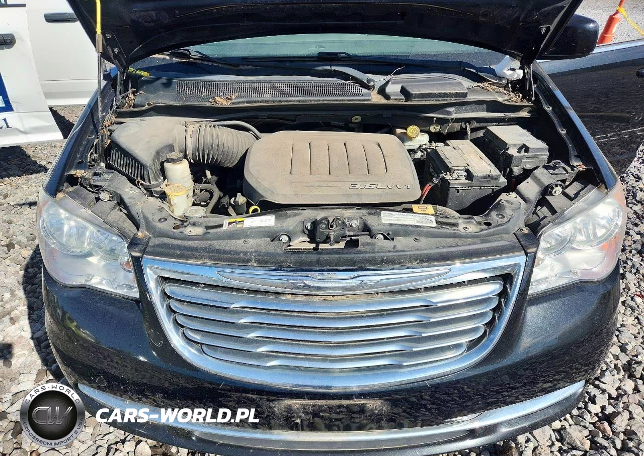 2015 Chrysler Town & Country Touring VIN:2C4RC1BG2FR751369 - 12