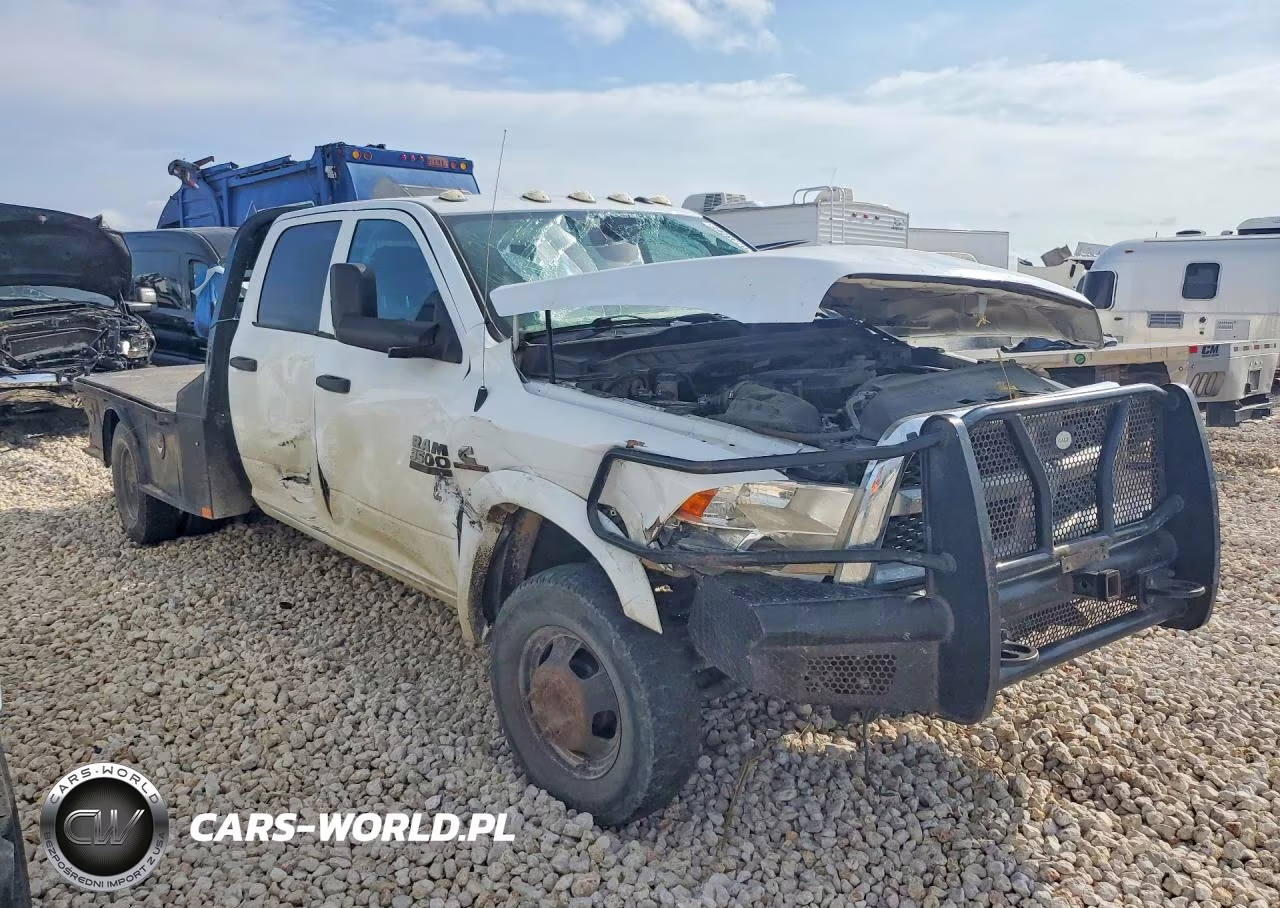 2018 Ram 3500 VIN:3C7WRTCL9JG331764 - 4