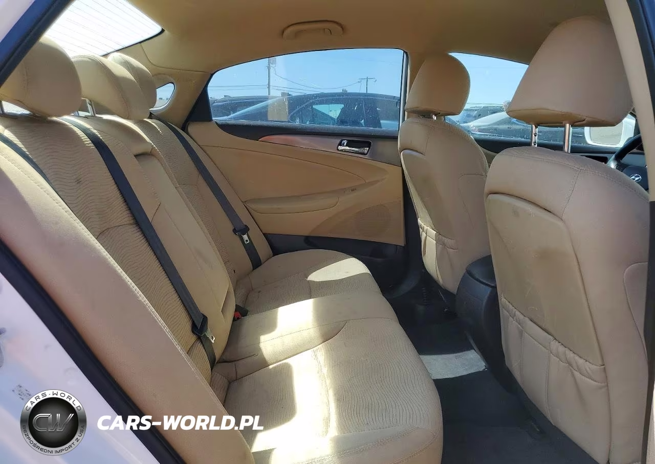 2015 Hyundai Sonata Hybrid Base VIN:KMHEC4A47FA133536 - 10
