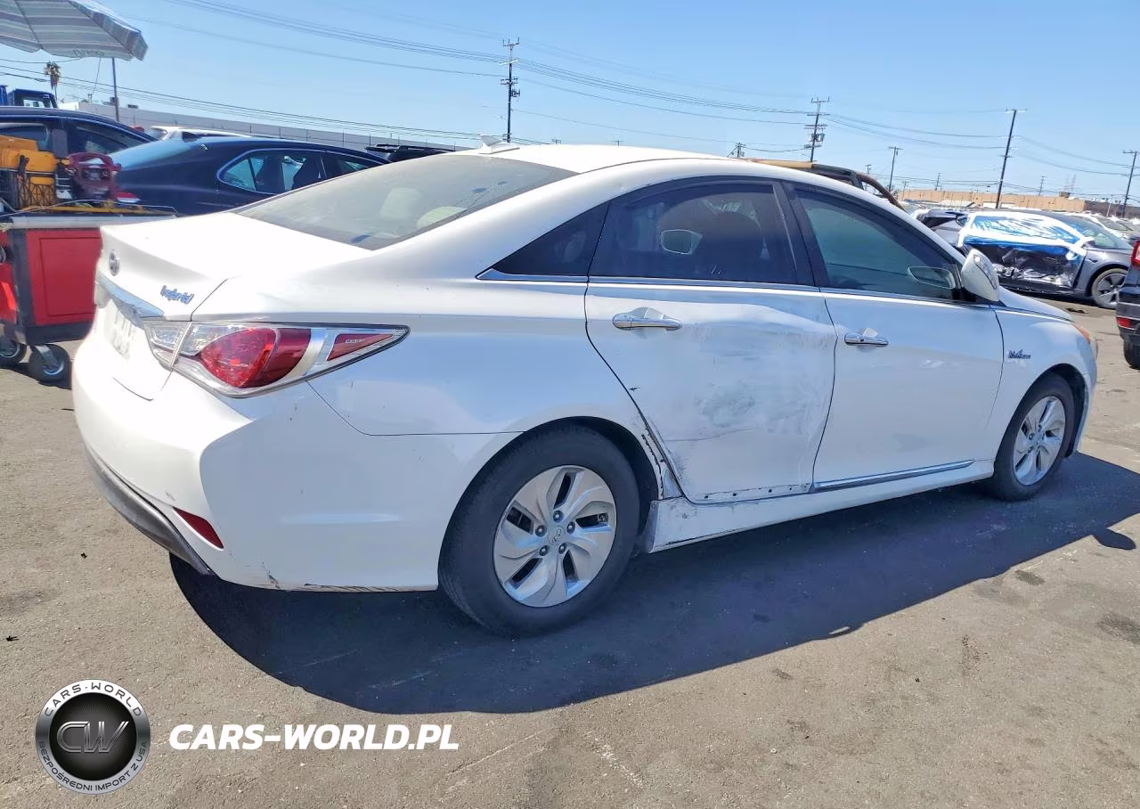 2015 Hyundai Sonata Hybrid Base VIN:KMHEC4A47FA133536 - 3
