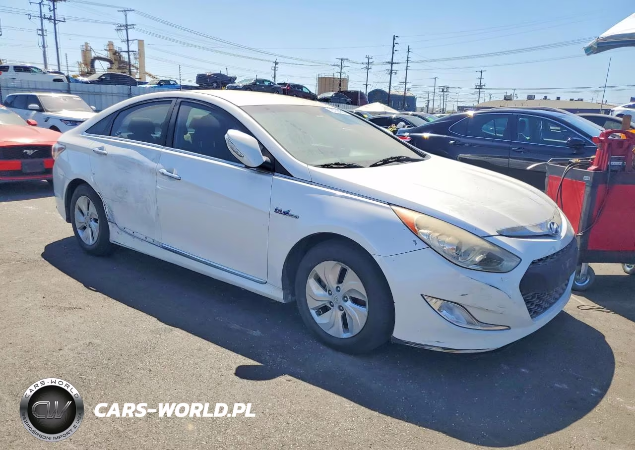 2015 Hyundai Sonata Hybrid Base VIN:KMHEC4A47FA133536 - 4