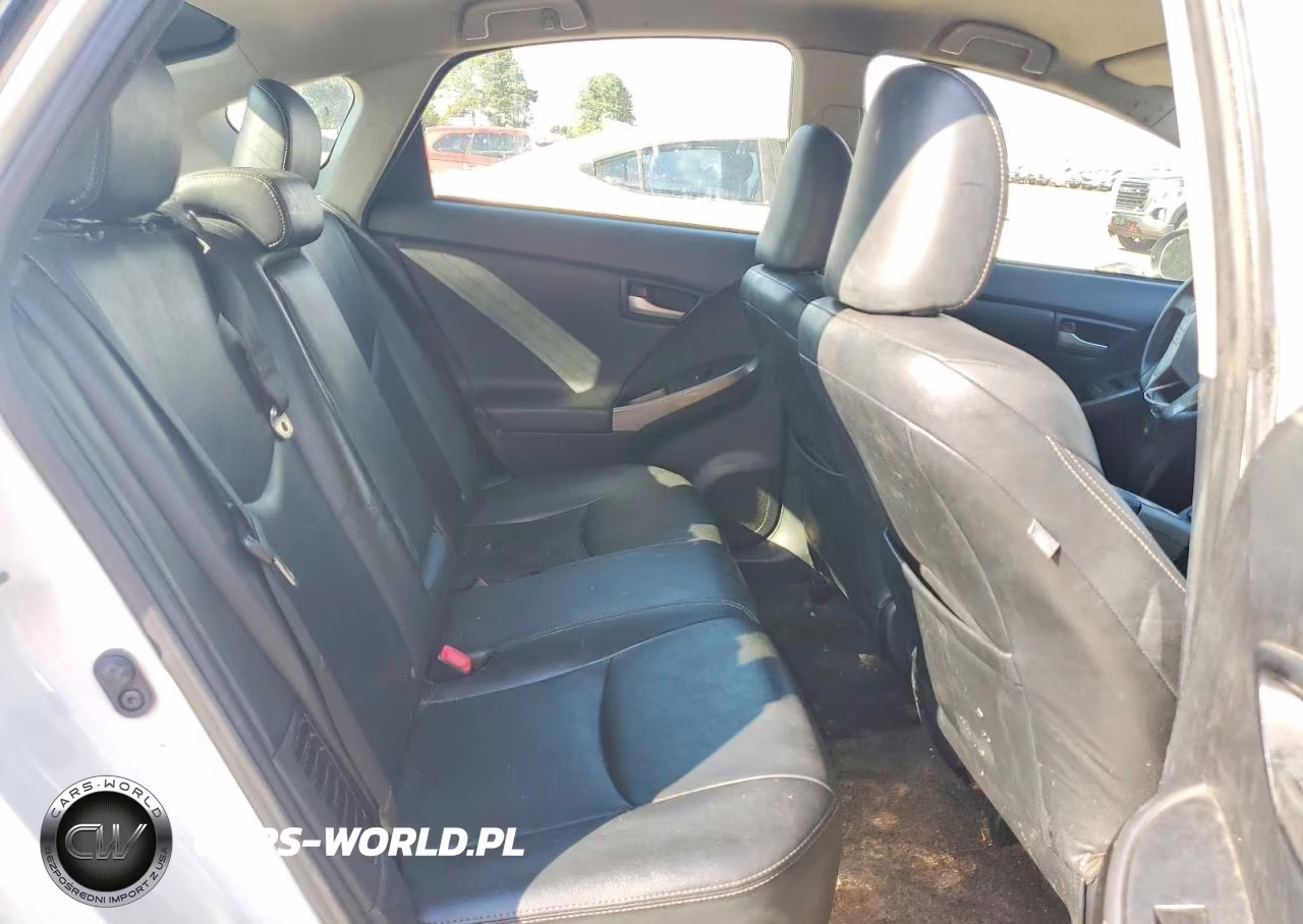 2015 Toyota Prius Persona Series VIN:JTDKN3DU5F0416403 - 10