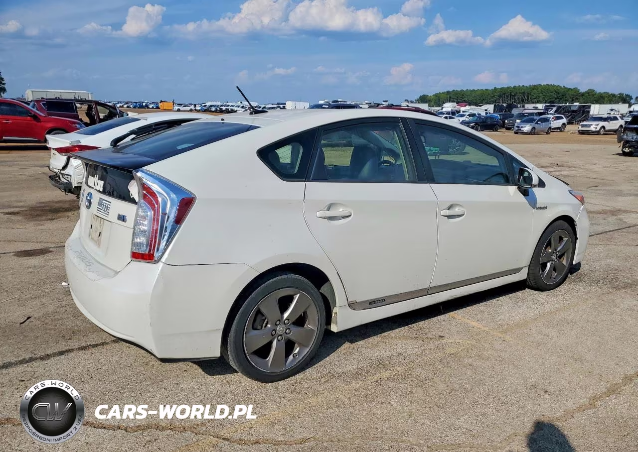 2015 Toyota Prius Persona Series VIN:JTDKN3DU5F0416403 - 3