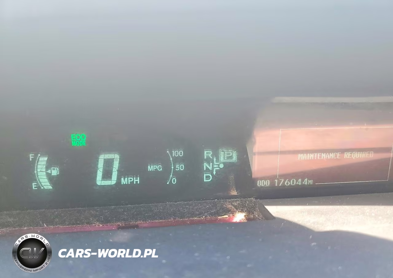 2015 Toyota Prius Persona Series VIN:JTDKN3DU5F0416403 - 9