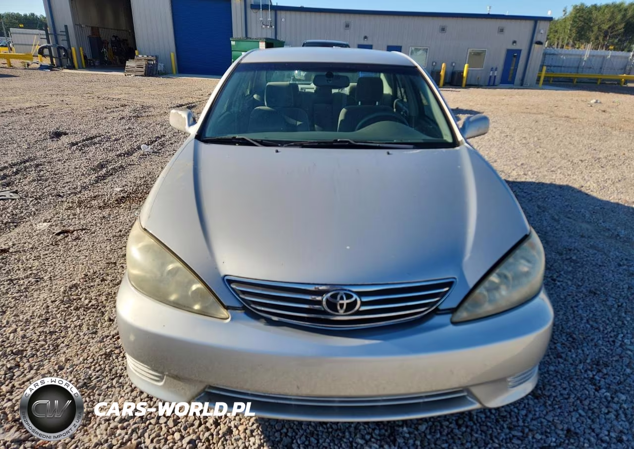 2005 Toyota Camry Le VIN:4T1BE32K05U043369 - 5