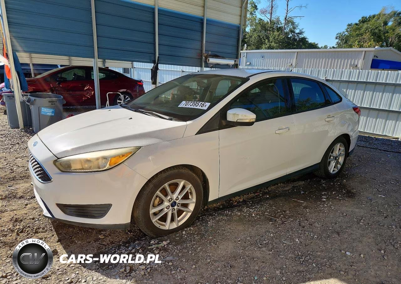 2015 Ford Focus Se VIN:1FADP3F29FL329624 - 1