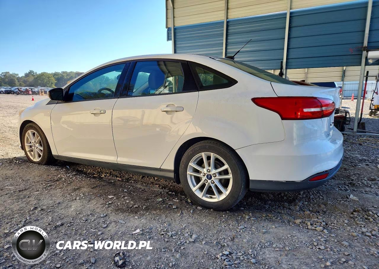 2015 Ford Focus Se VIN:1FADP3F29FL329624 - 2