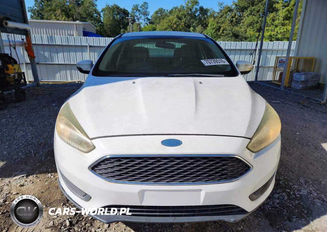 2015 Ford Focus Se VIN:1FADP3F29FL329624 - 5