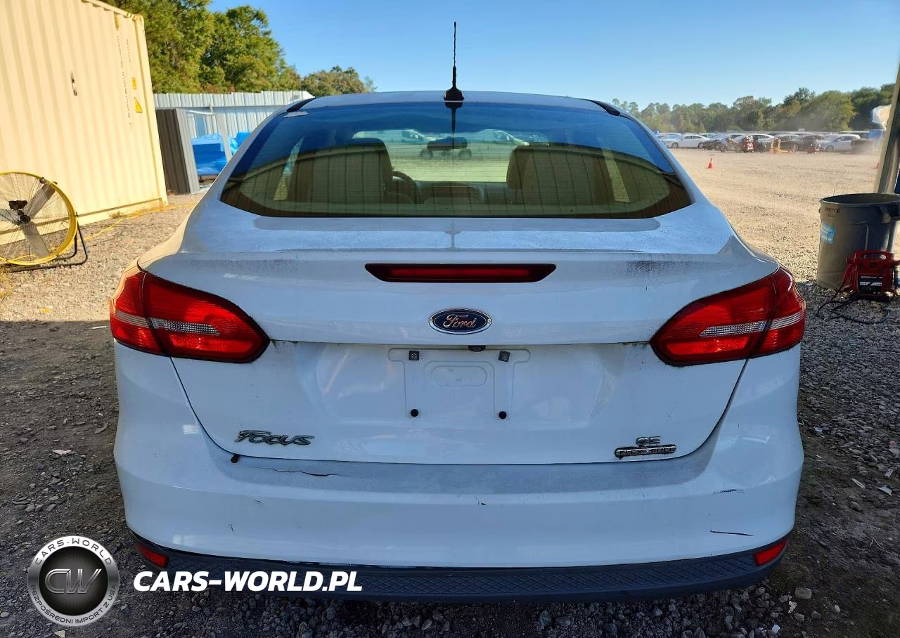 2015 Ford Focus Se VIN:1FADP3F29FL329624 - 6