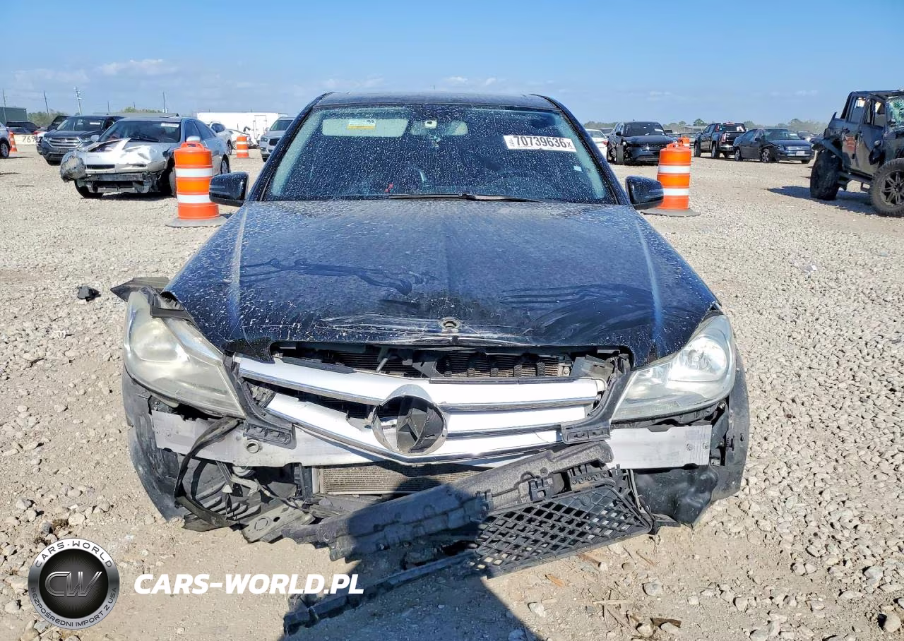 2012 Mercedes-Benz C 300 4Matic VIN:WDDGF8BBXCA655636 - 5