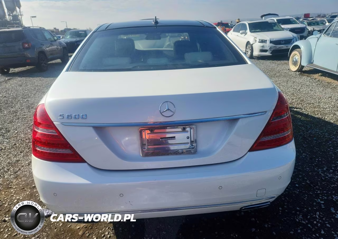 2010 Mercedes-Benz S 600 VIN:WDDNG7GB8AA323635 - 6