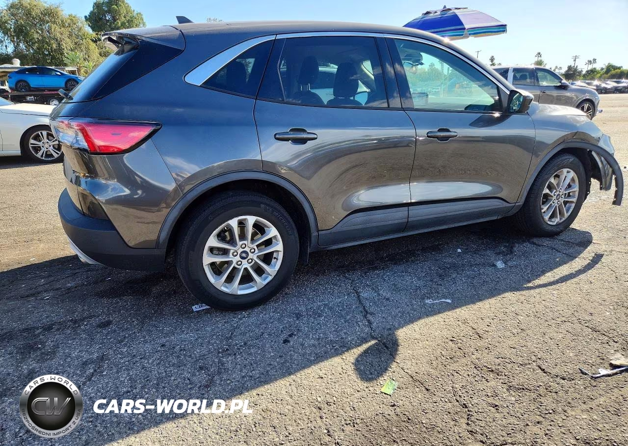 2020 Ford Escape Se VIN:1FMCU0G67LUC74266 - 3