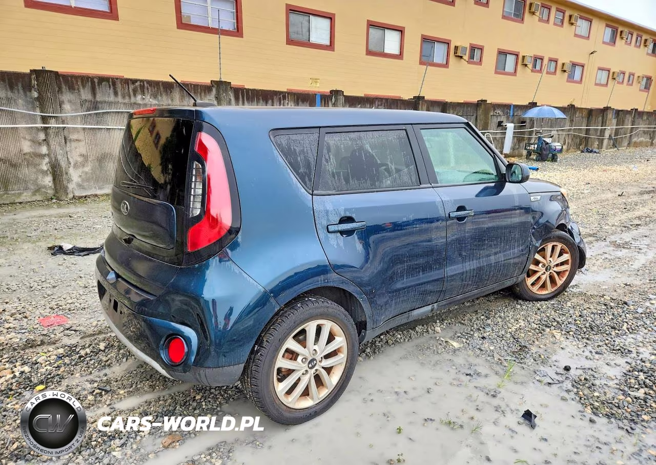 2018 Kia Soul + VIN:KNDJP3A50J7523006 - 3