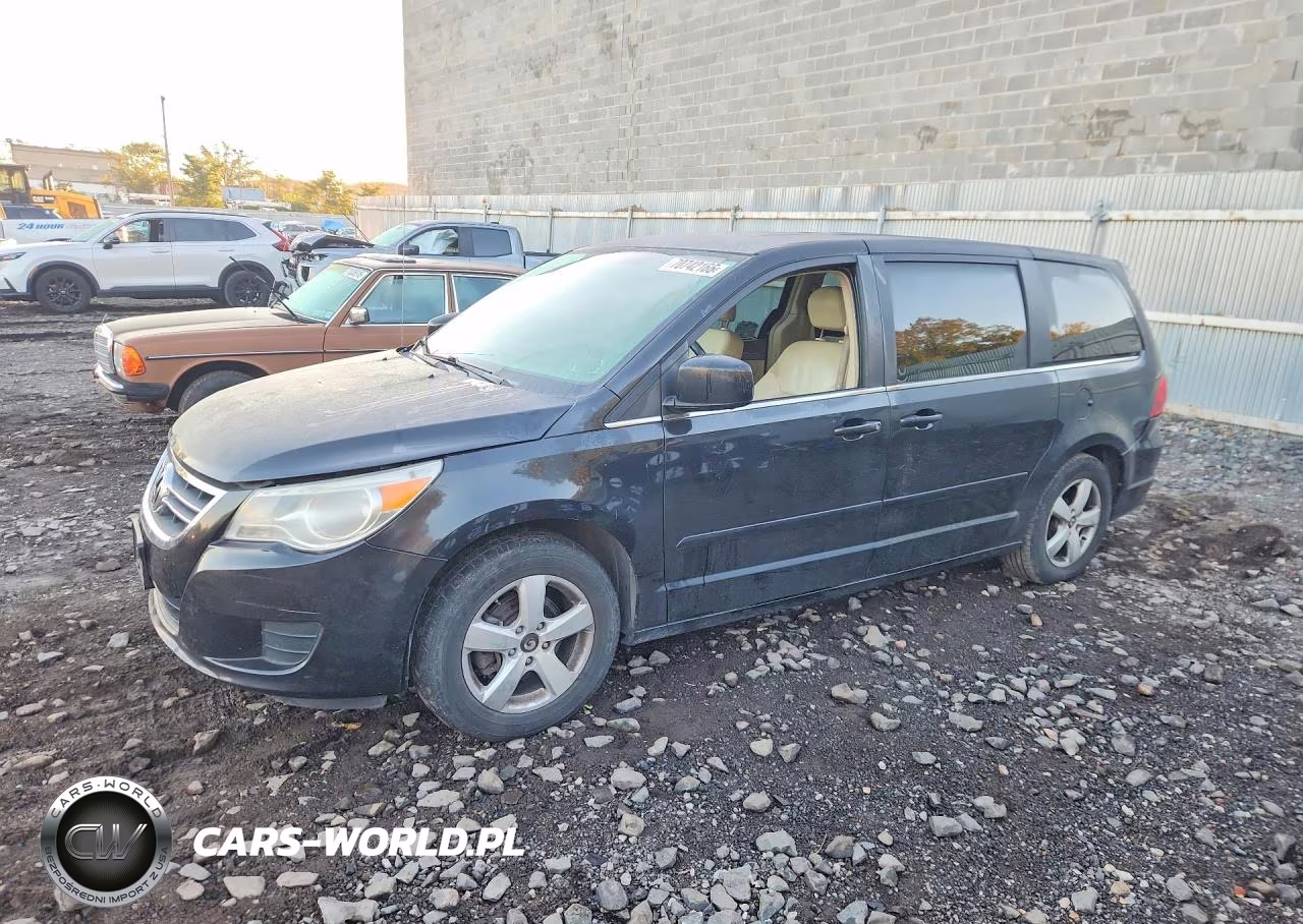 2010 Volkswagen Routan Sel – zdjęcie 1 z 13