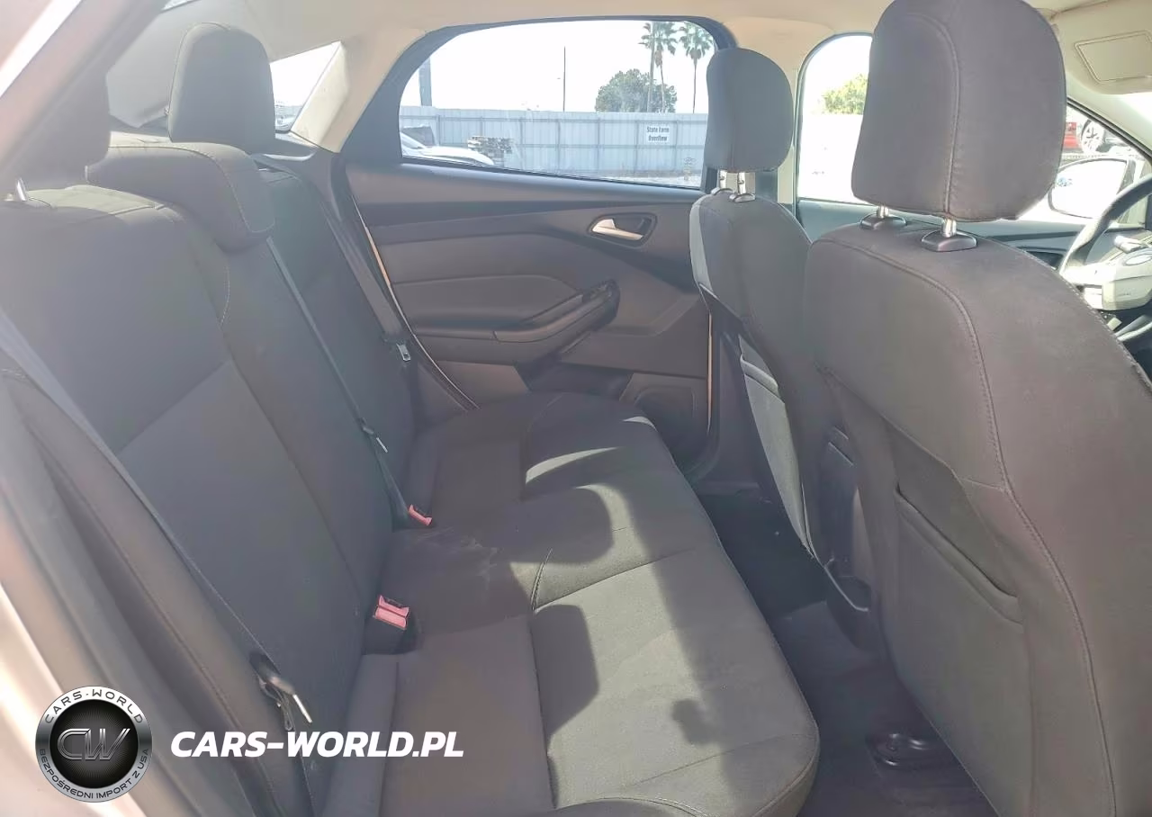 2015 Ford Focus Se VIN:1FADP3F26FL252873 - 10