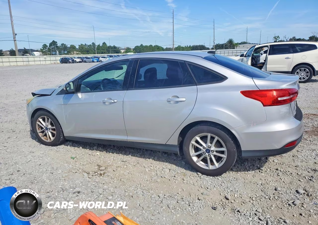 2015 Ford Focus Se VIN:1FADP3F26FL252873 - 2
