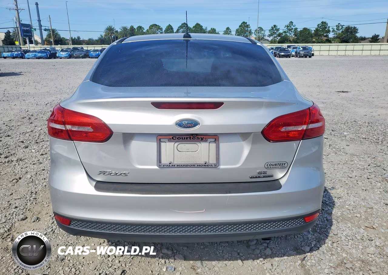 2015 Ford Focus Se VIN:1FADP3F26FL252873 - 6