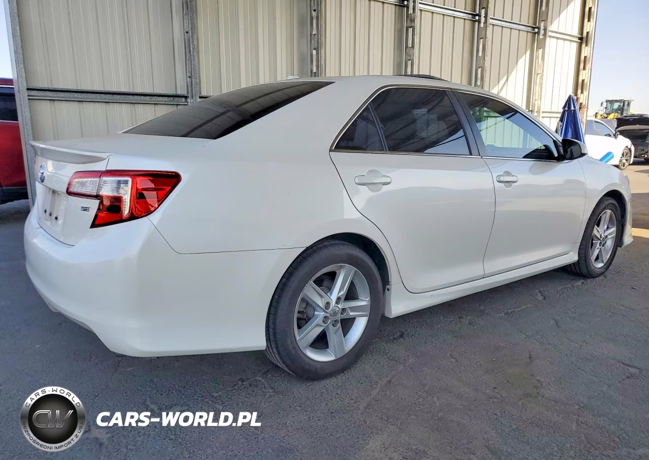 2014 Toyota Camry Se VIN:4T1BF1FK2EU440500 - 3