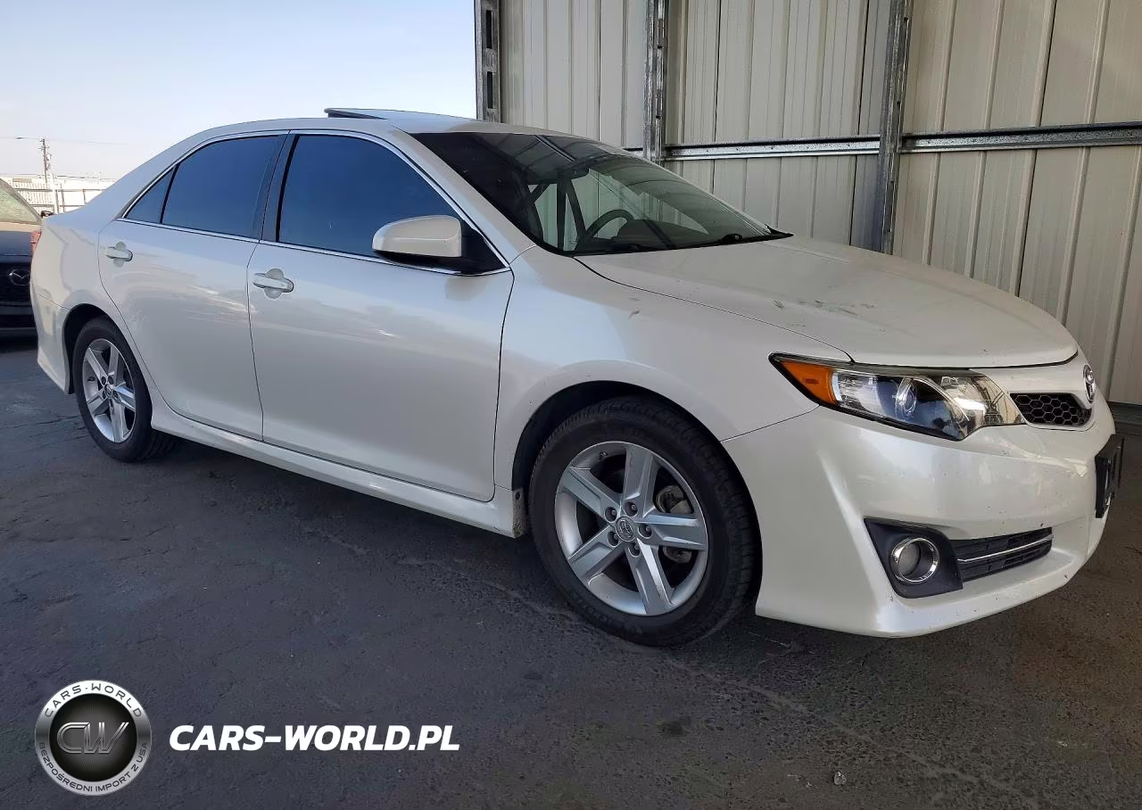 2014 Toyota Camry Se VIN:4T1BF1FK2EU440500 - 4