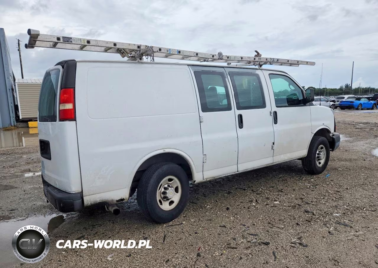 2012 Chevrolet Express G2500 VIN:1GCWGFCB5C1124981 - 3