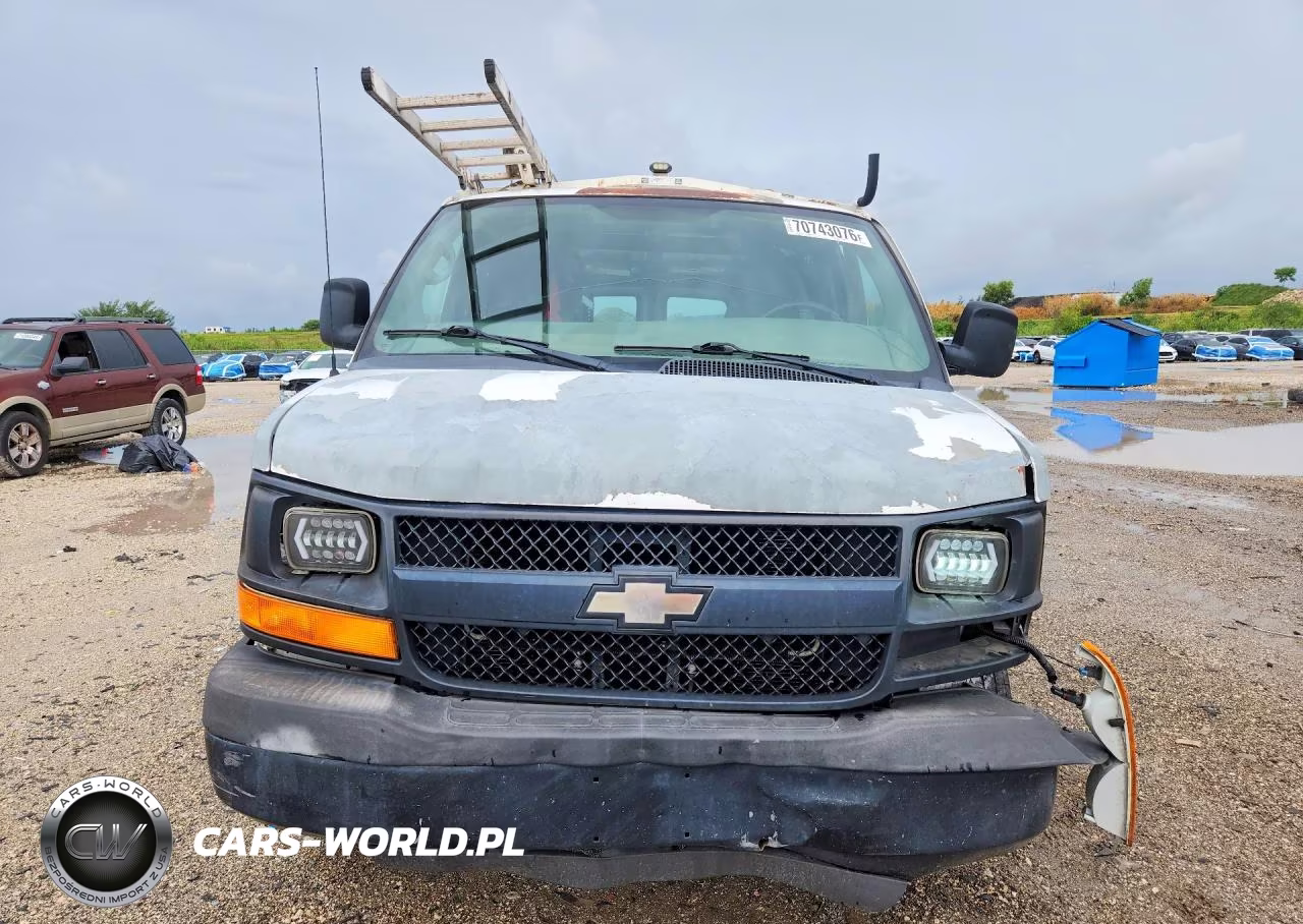 2012 Chevrolet Express G2500 VIN:1GCWGFCB5C1124981 - 5