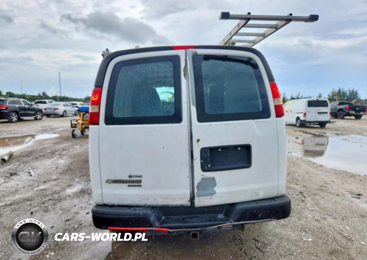 2012 Chevrolet Express G2500 VIN:1GCWGFCB5C1124981 - 6