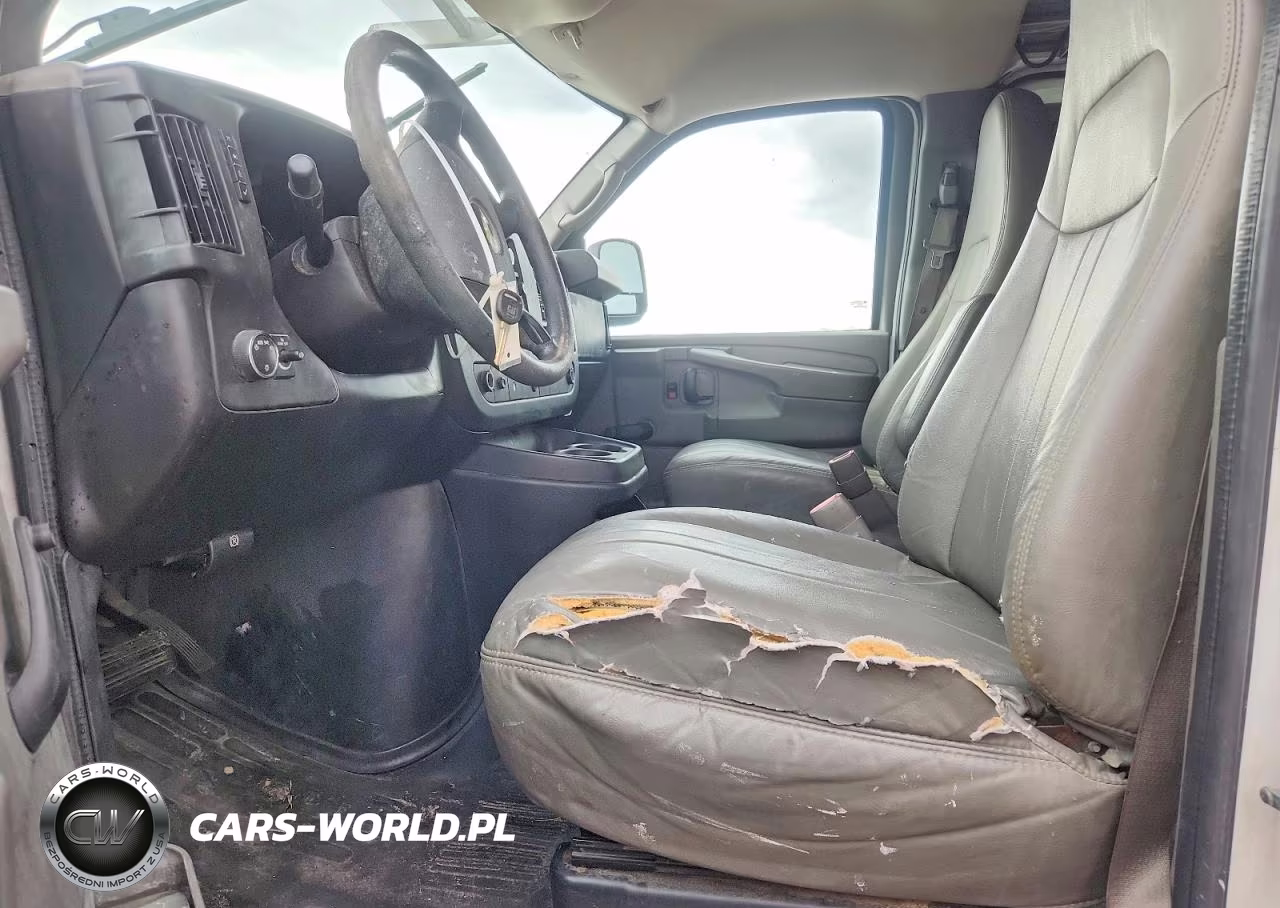 2012 Chevrolet Express G2500 VIN:1GCWGFCB5C1124981 - 7