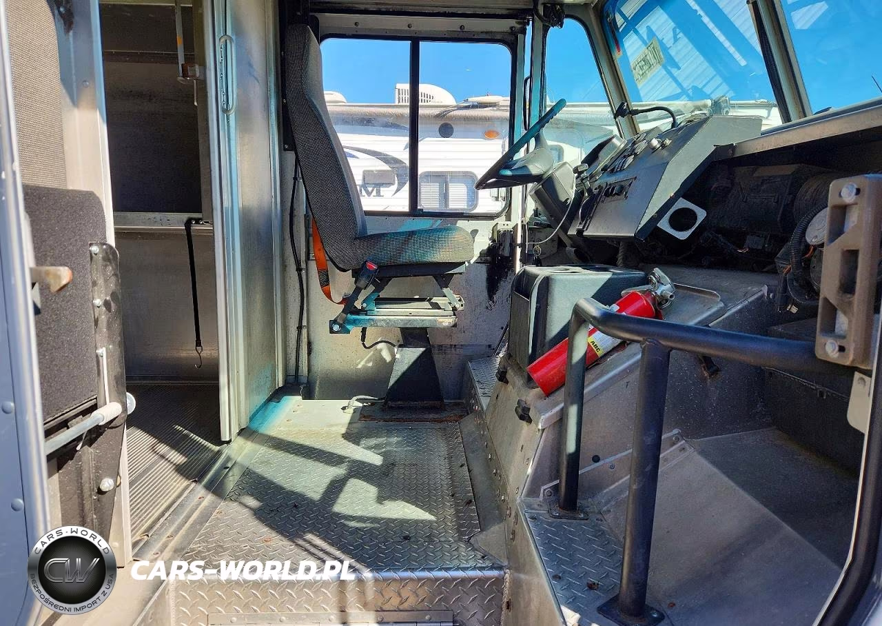 2020 Freightliner Mt45G Chassis Delivery Truck VIN:4UZAC2EA1LCLZ6317 - 10