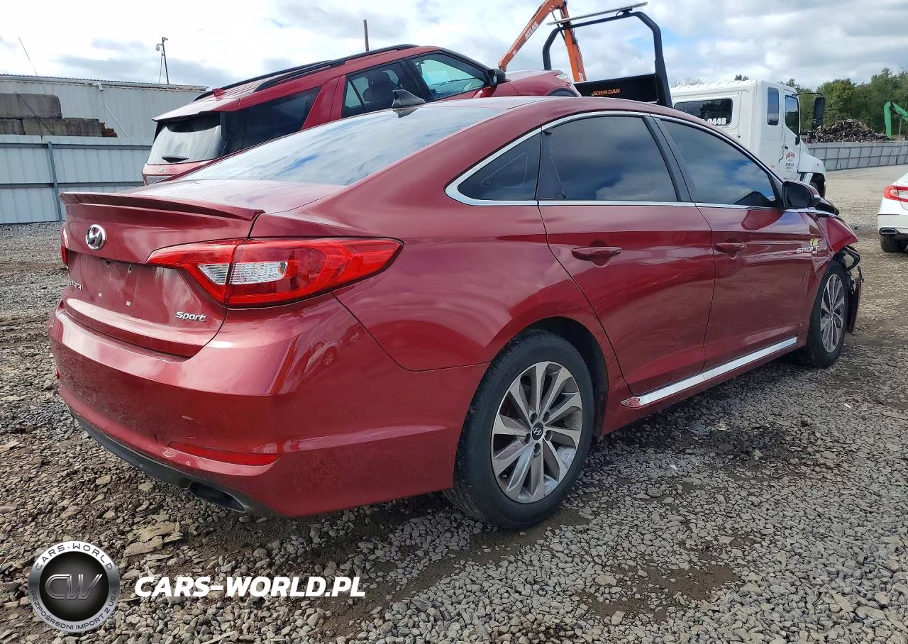 2016 Hyundai Sonata Sport VIN:5NPE34AF4GH424639 - 3