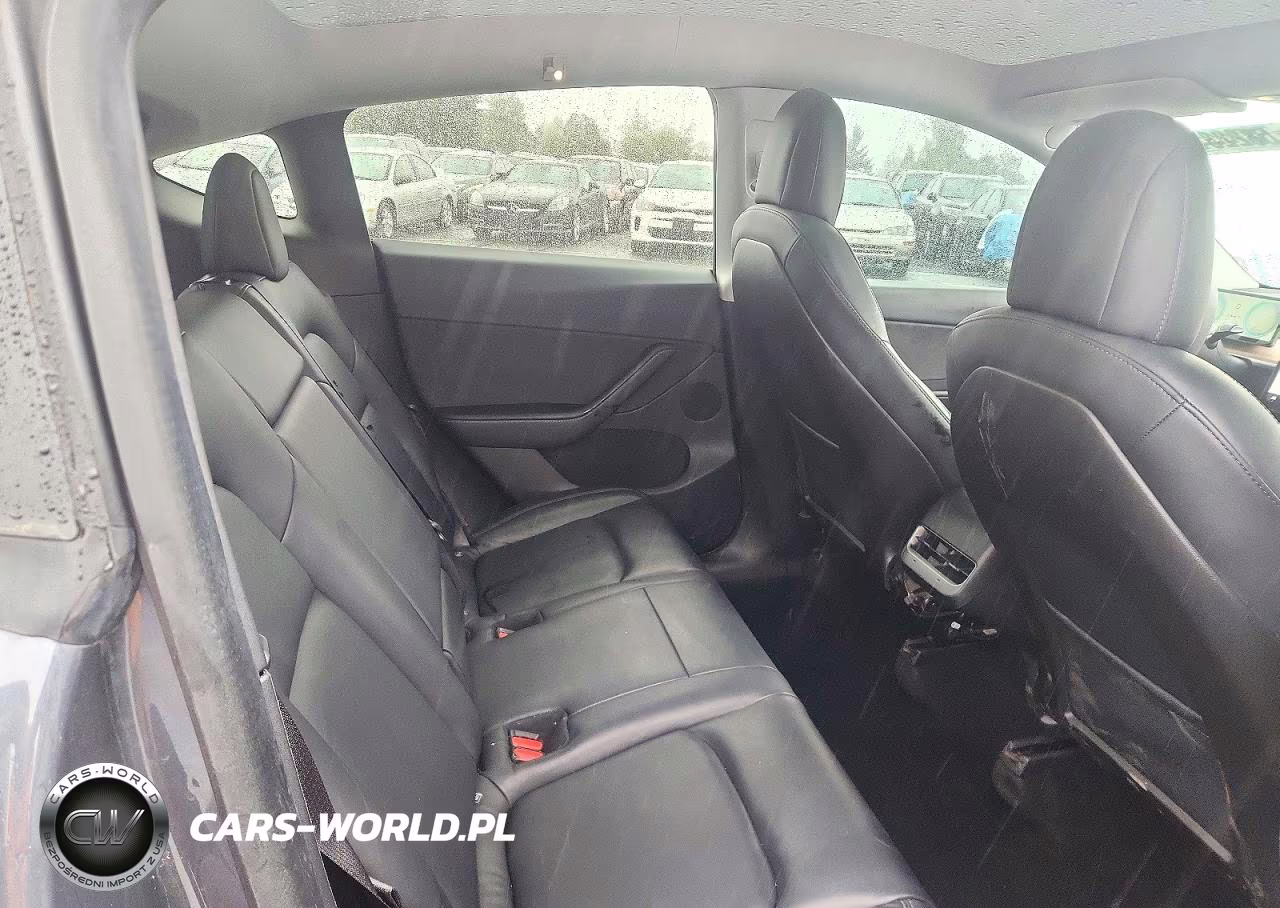 2020 Tesla Model Y VIN:5YJYGDEFXLF023827 - 10