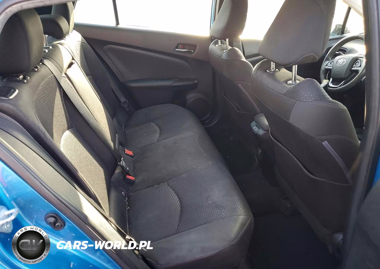 2020 Toyota Prius Le VIN:JTDKARFU4L3104983 - 10