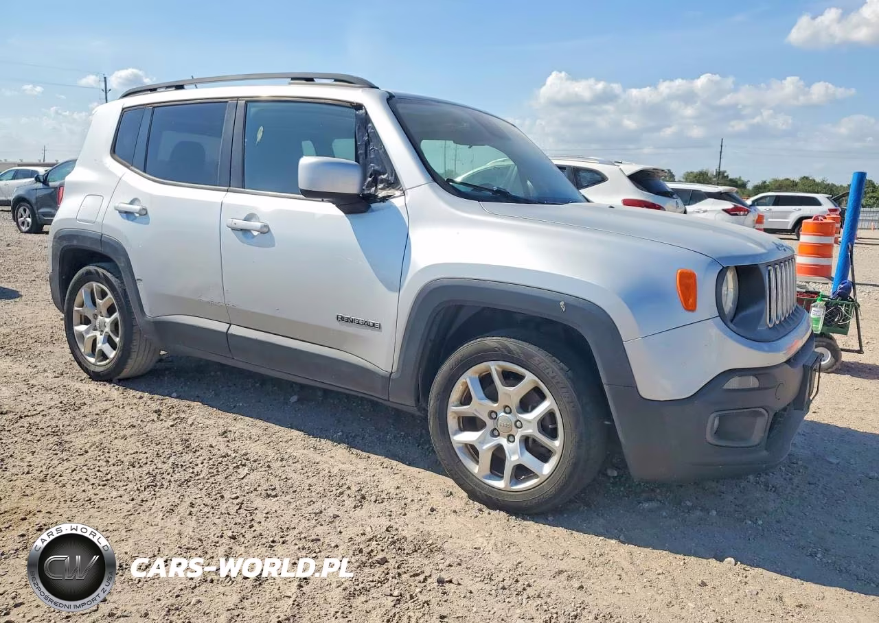 2017 Jeep Renegade Latitude VIN:ZACCJABB1HPG64182 - 4