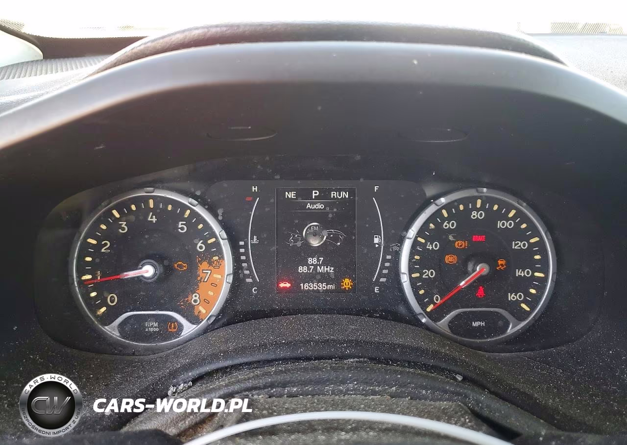 2017 Jeep Renegade Latitude VIN:ZACCJABB1HPG64182 - 9