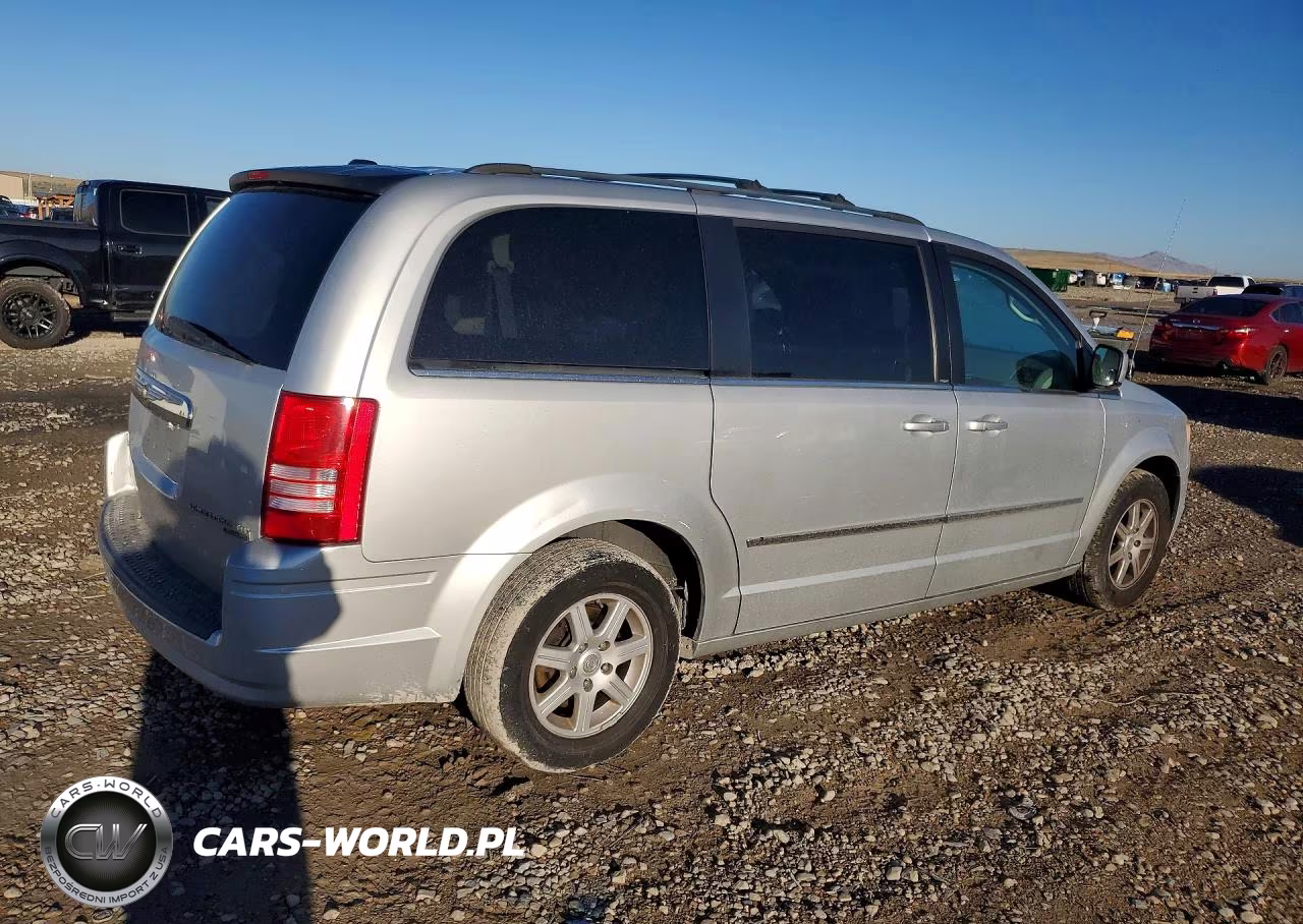 2010 Chrysler Town & Country Touring VIN:2A4RR5D14AR167931 - 3