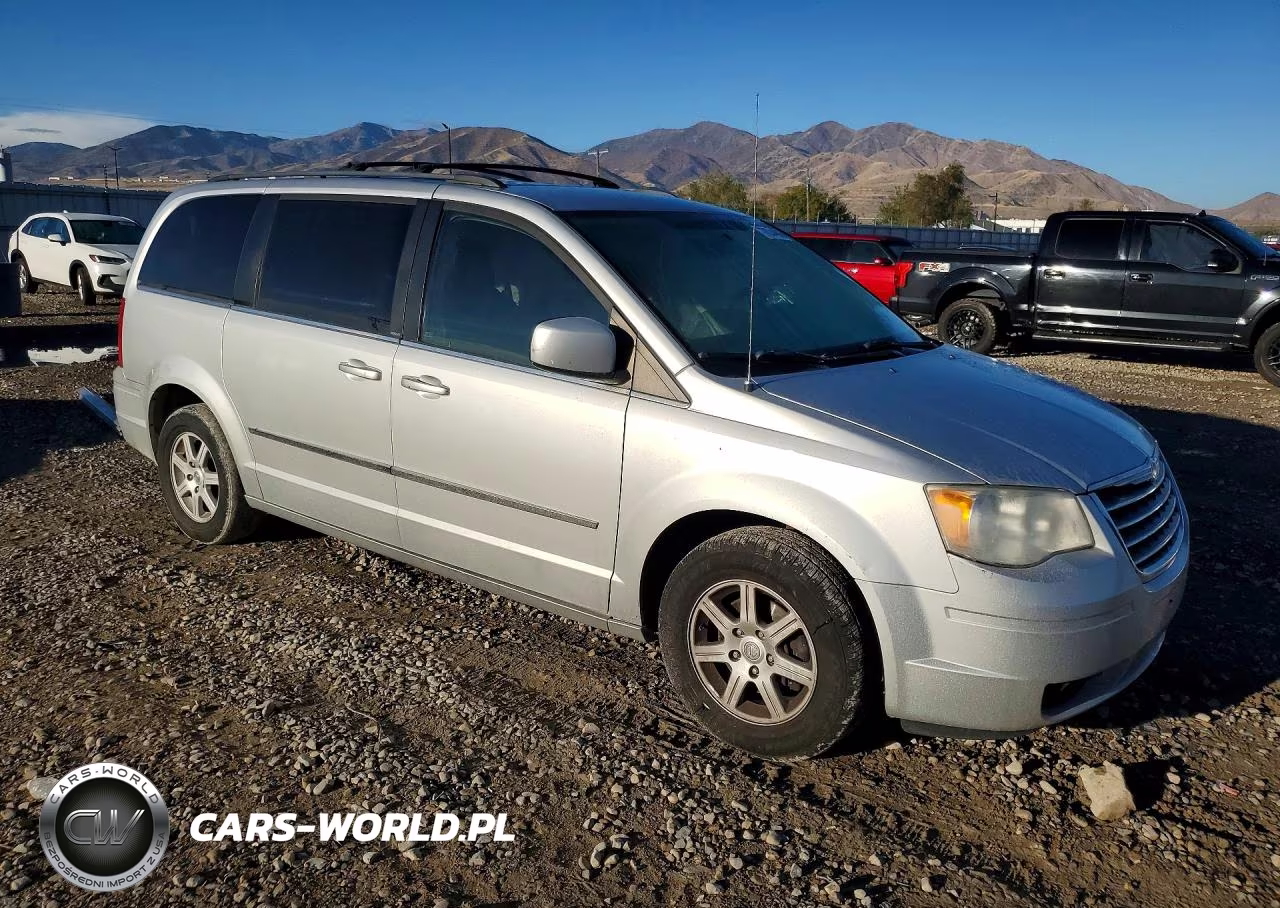 2010 Chrysler Town & Country Touring VIN:2A4RR5D14AR167931 - 4
