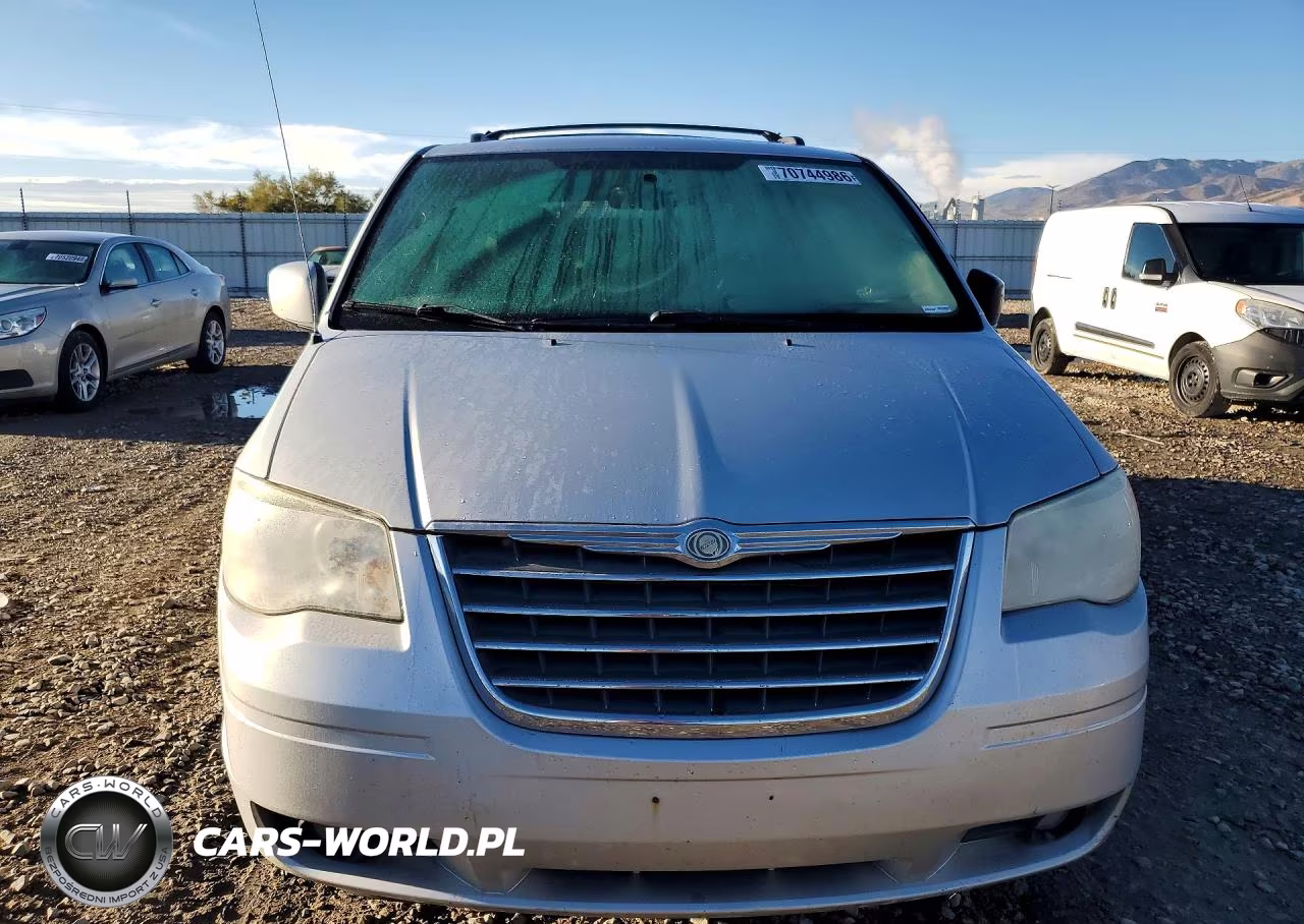 2010 Chrysler Town & Country Touring VIN:2A4RR5D14AR167931 - 5