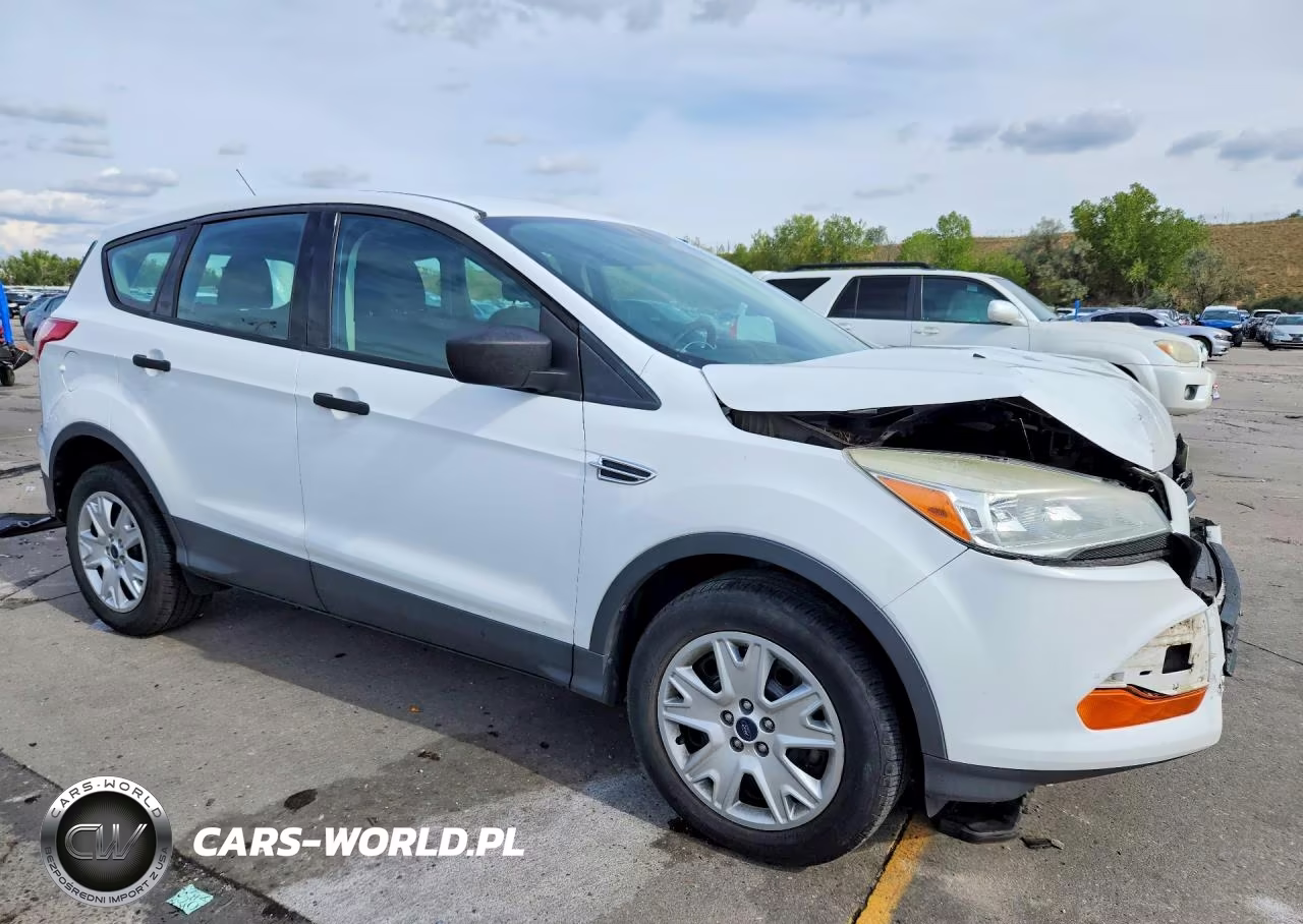 2013 Ford Escape S VIN:1FMCU0F75DUB55238 - 4