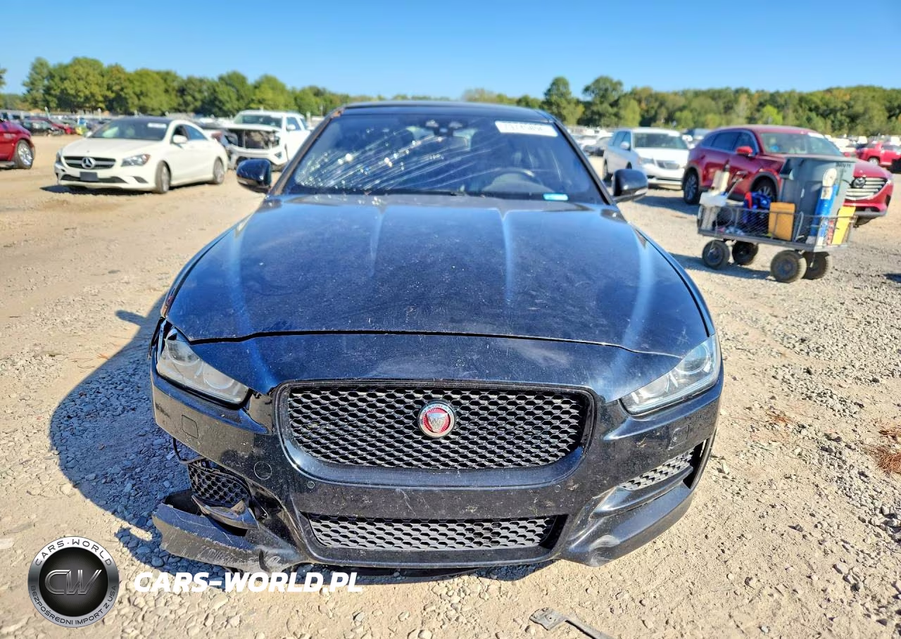 2018 Jaguar Xe R - Sport VIN:SAJAL4FX1JCP34851 - 5