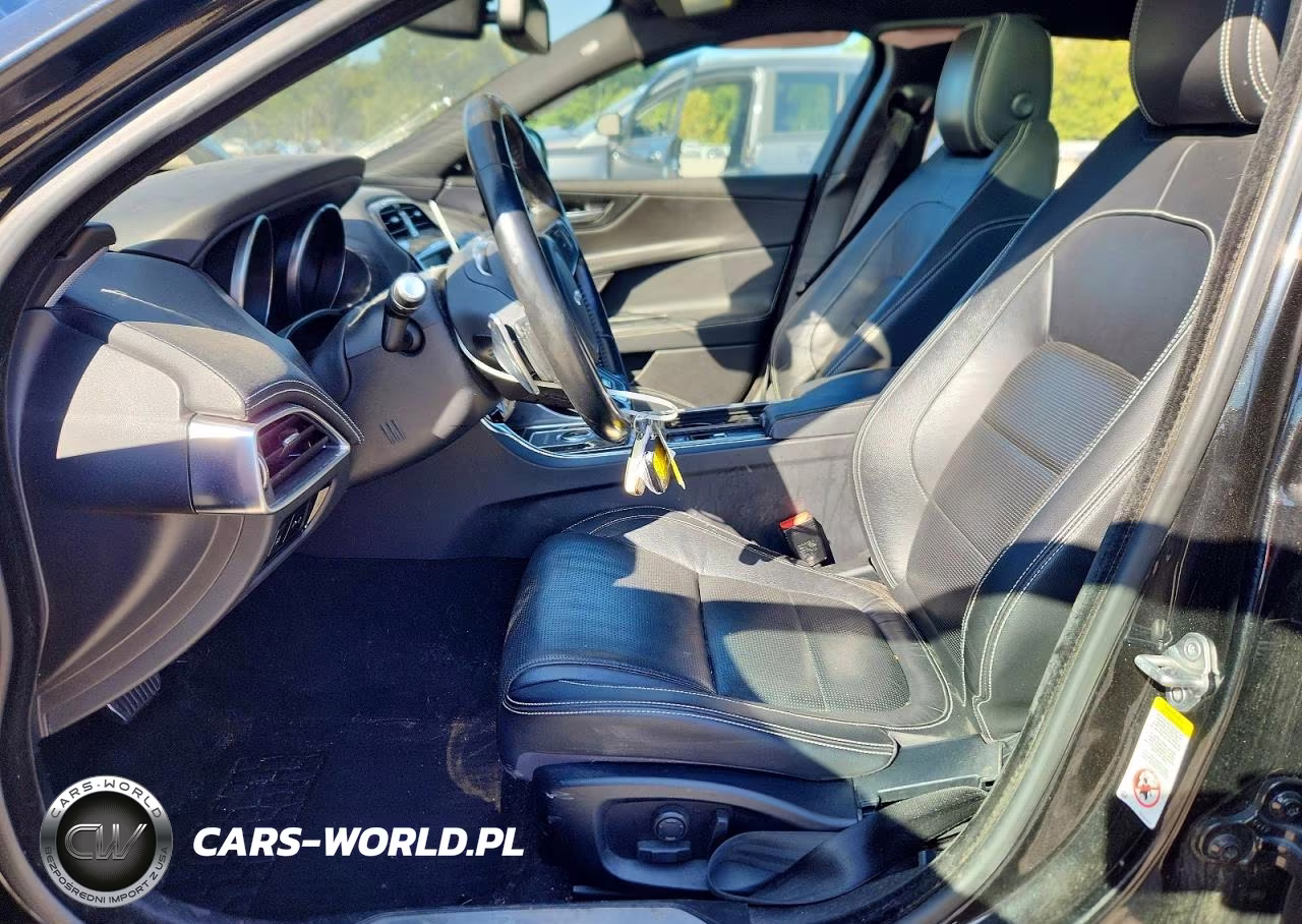 2018 Jaguar Xe R - Sport VIN:SAJAL4FX1JCP34851 - 7
