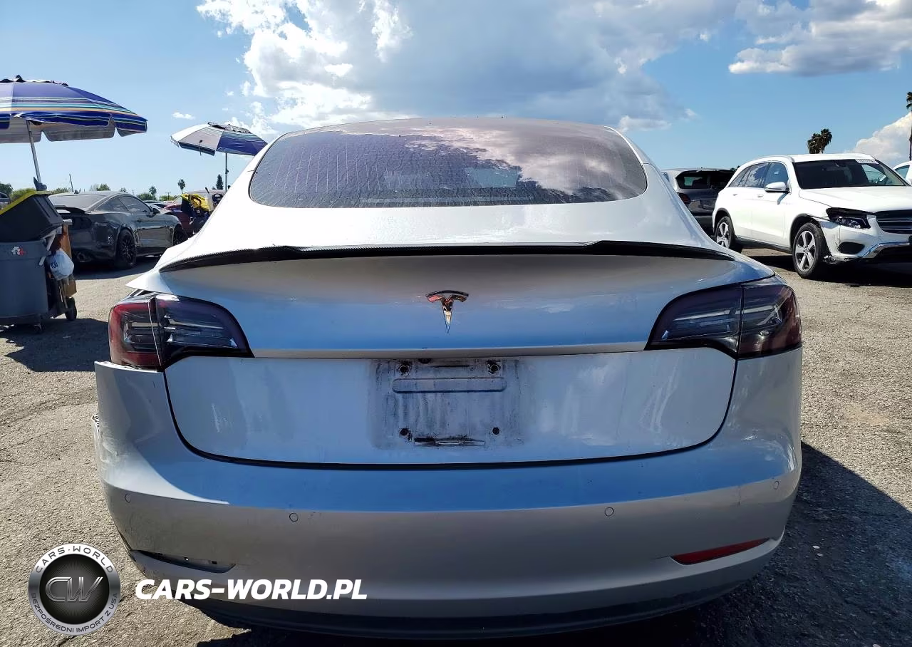 2018 Tesla Model 3 VIN:5YJ3E1EAXJF011001 - 6