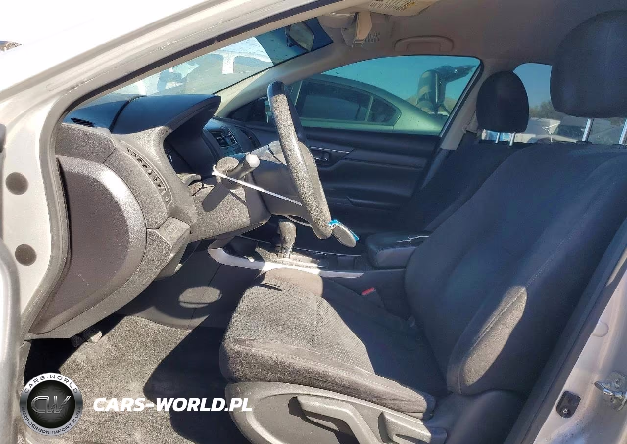 2015 Nissan Altima 2.5 S VIN:1N4AL3AP4FN870845 - 7