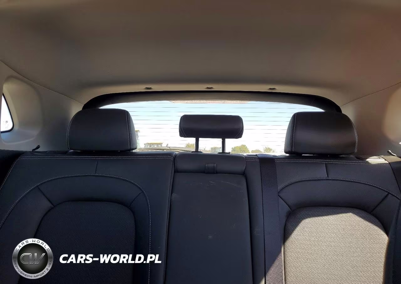 2020 Hyundai Kona Limited VIN:KM8K3CA55LU547723 - 10