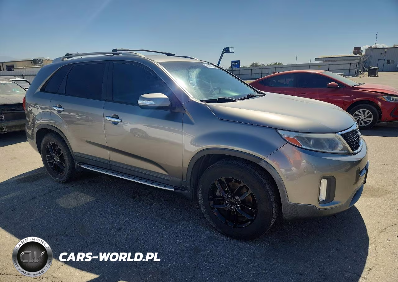 2014 Kia Sorento Lx VIN:5XYKT4A78EG514313 - 4
