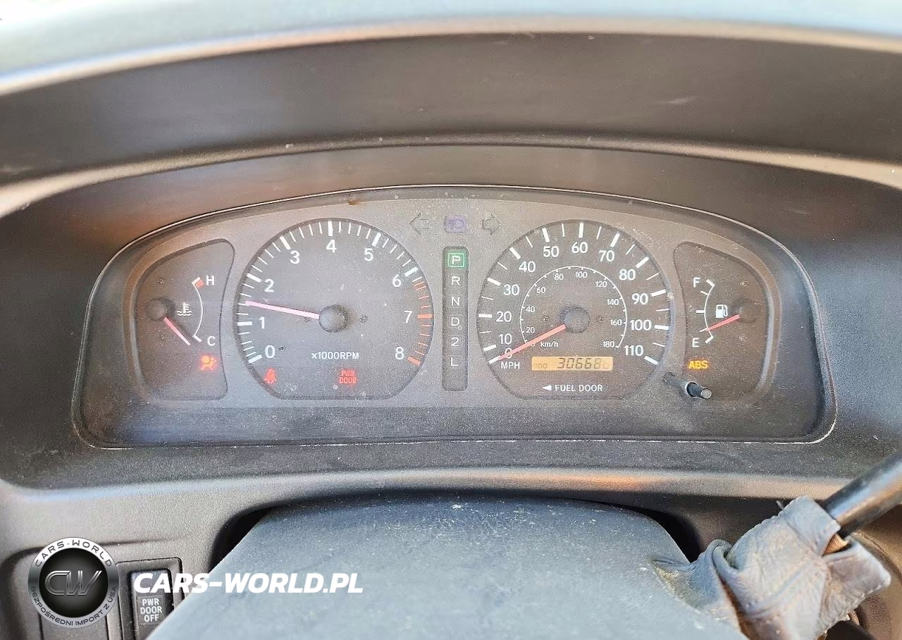 2000 Toyota Sienna Le VIN:4T3ZF13C2YU186679 - 9