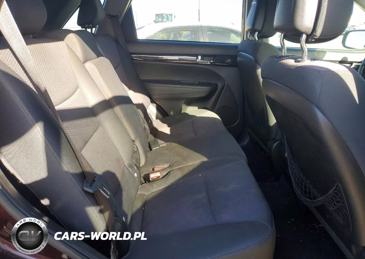 2011 Kia Sorento Lx VIN:5XYKT3A16BG004074 - 10