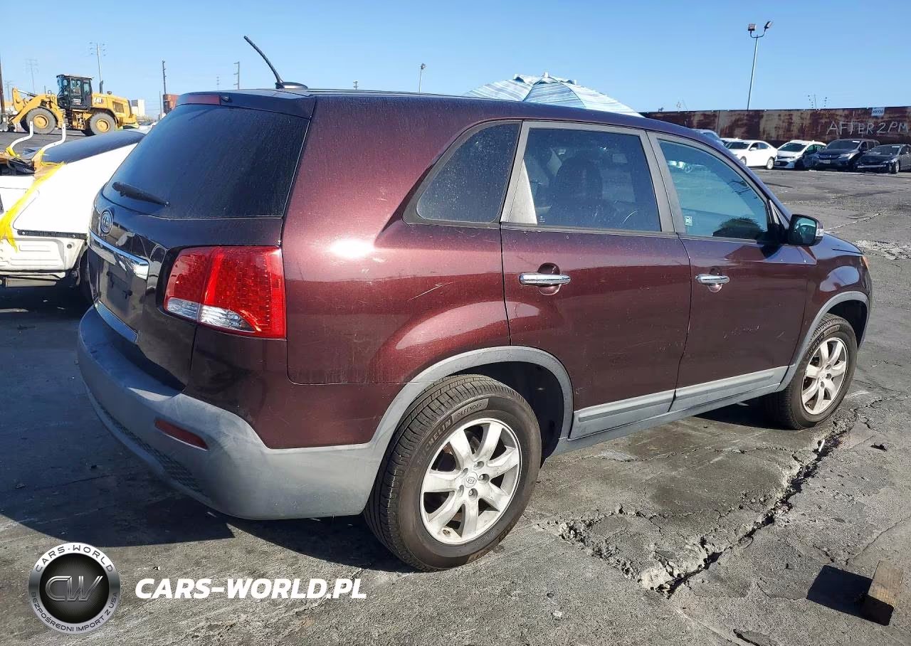 2011 Kia Sorento Lx VIN:5XYKT3A16BG004074 - 3