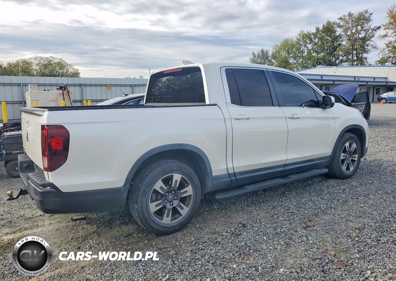 2017 Honda Ridgeline Rtl VIN:5FPYK2F52HB010853 - 3