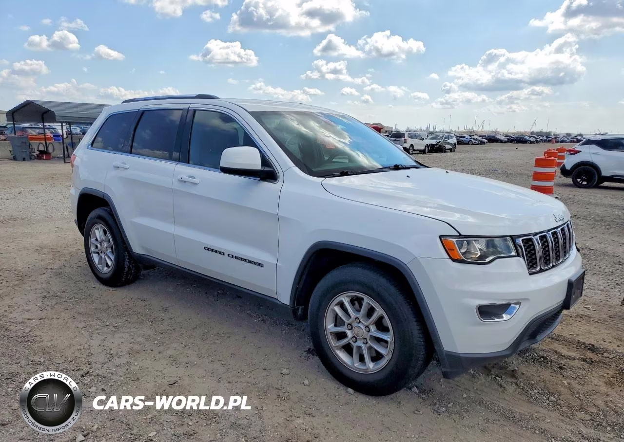 2018 Jeep Grand Cherokee Laredo VIN:1C4RJEAG7JC455540 - 4